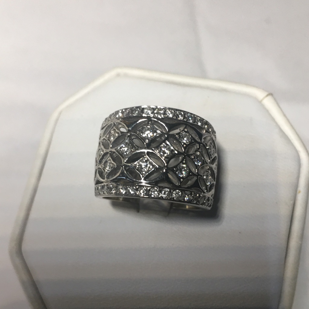 18k White Gold Diamonds Wedding Ring